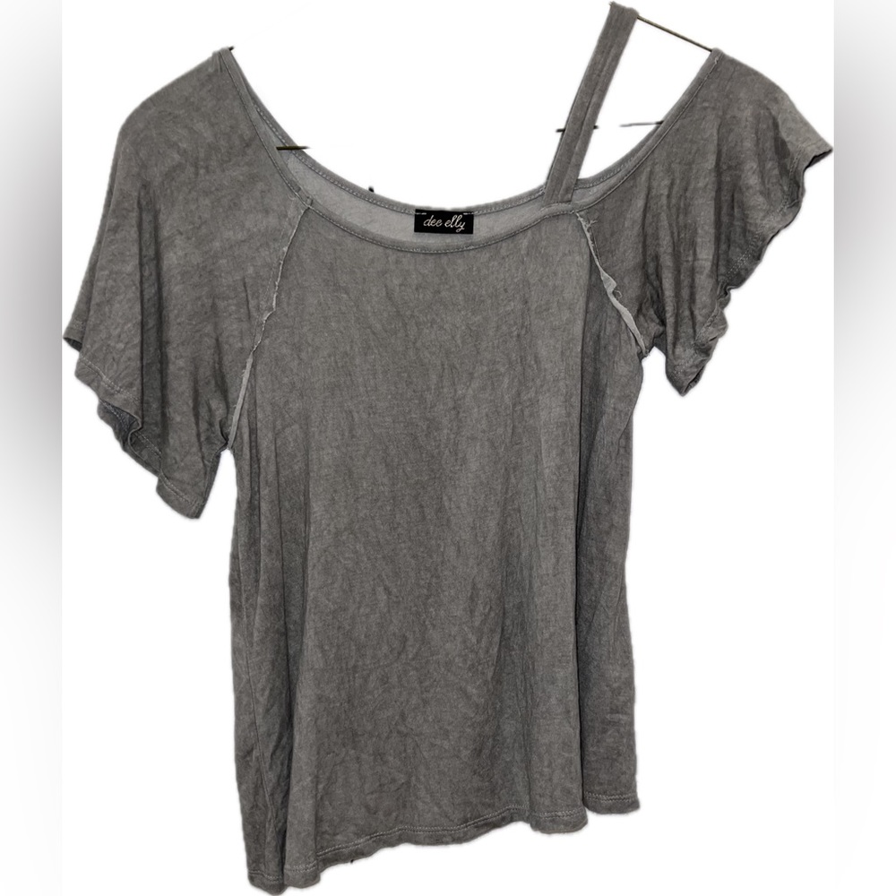 NWOT Dee Elly Off Shoulder Blouse